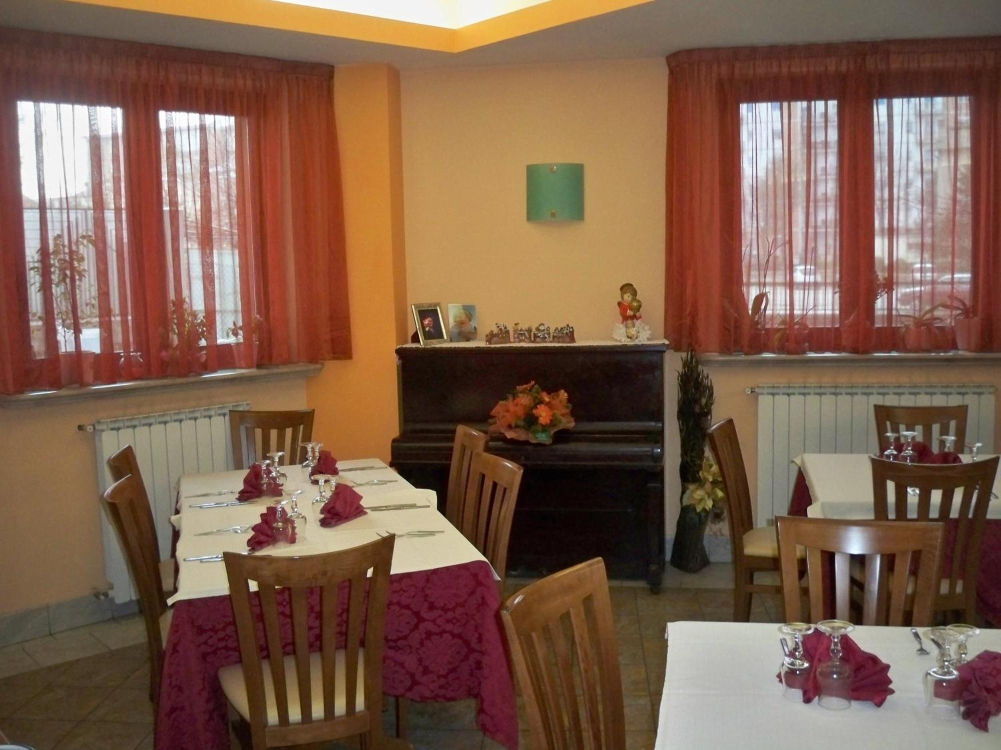 Albergo Corradetti Castel Di Sangro Exterior photo